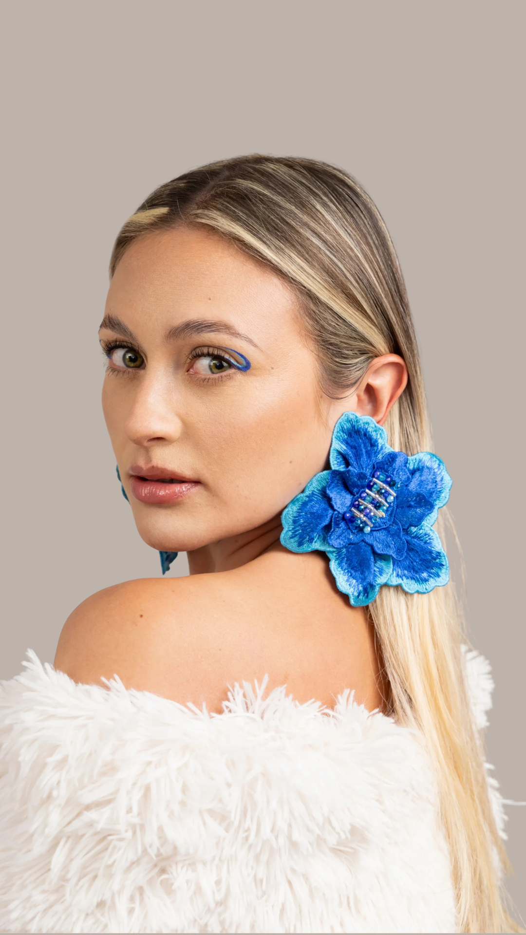 Loreta Garden Blue Earrings